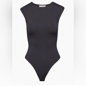 Aritizia Babaton black contour bodysuit with shoulder pads